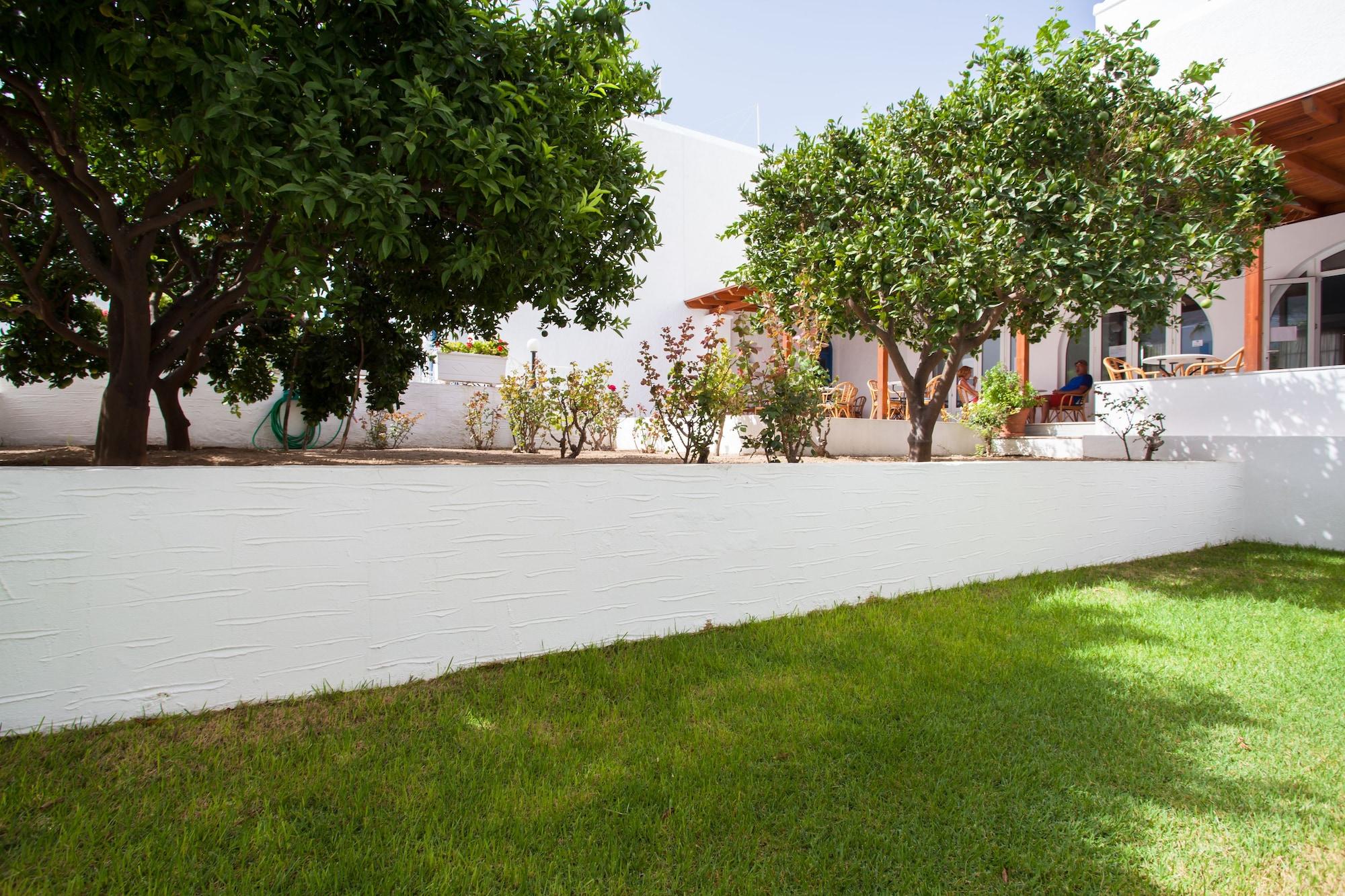 Hotel Paros Екстериор снимка