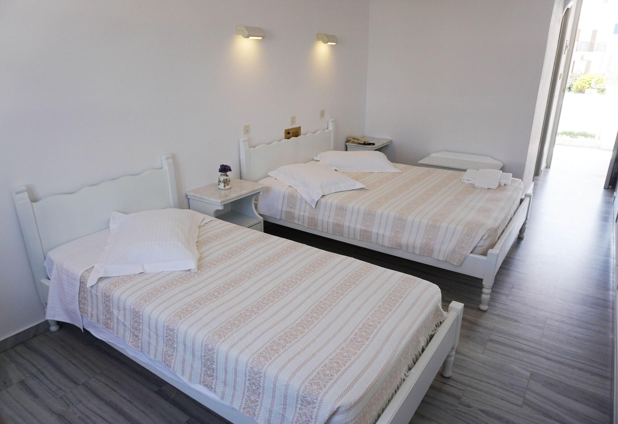 Hotel Paros Екстериор снимка