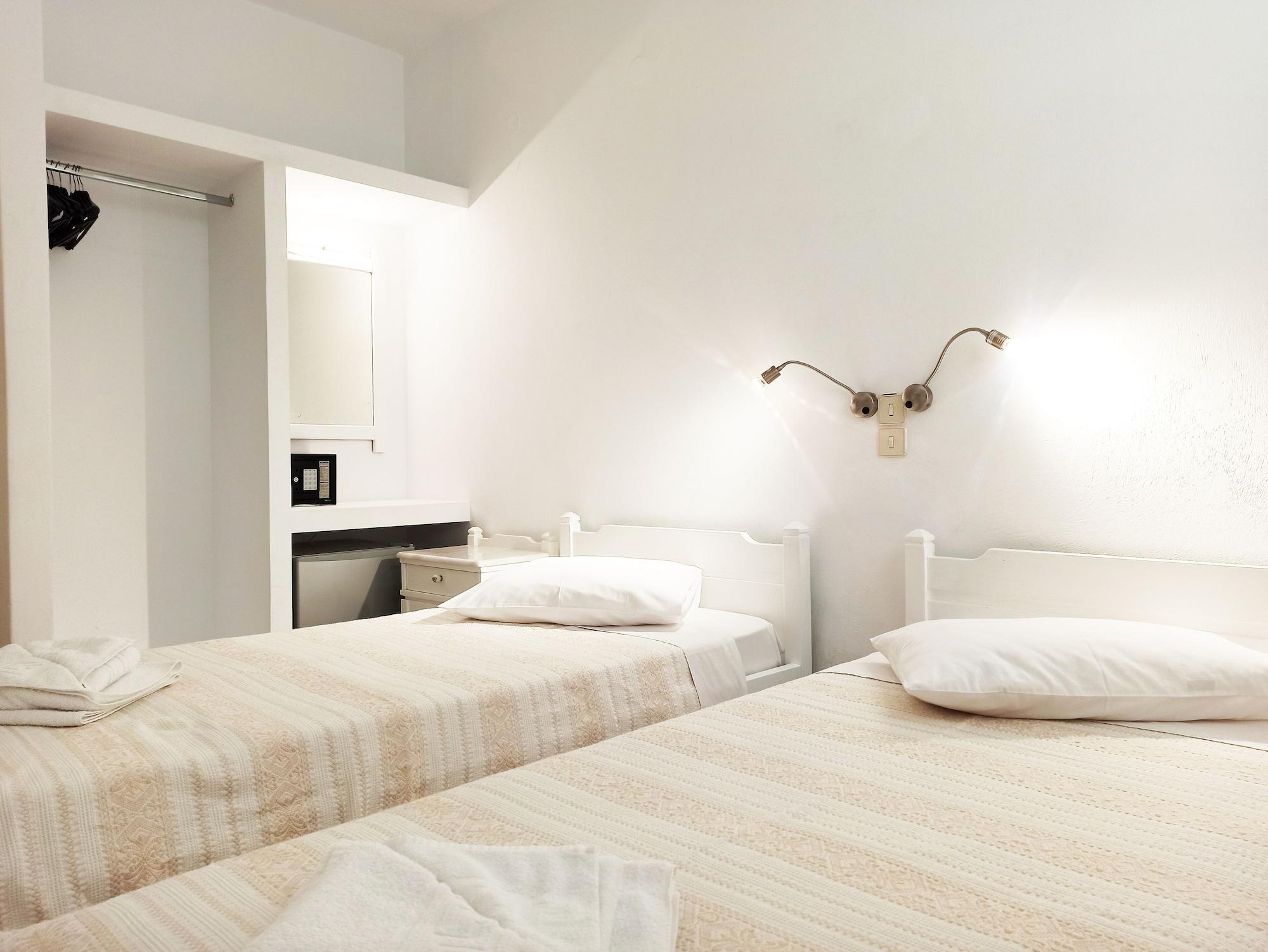 Hotel Paros Екстериор снимка