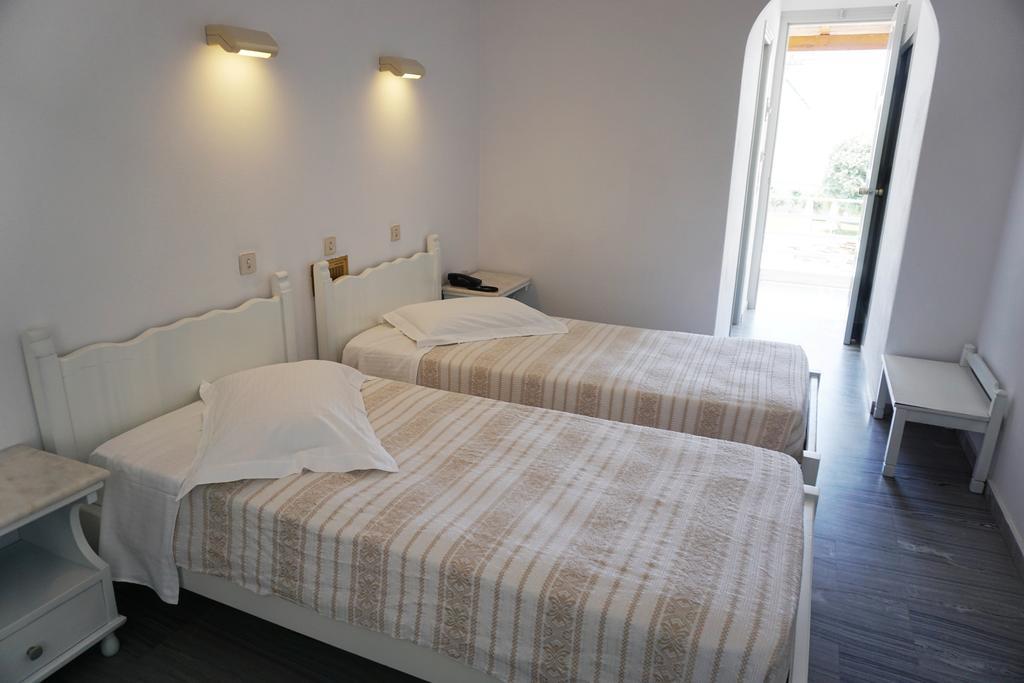 Hotel Paros Екстериор снимка